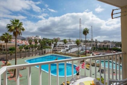 Lovely Apartment Pool View Close To Beach