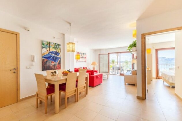 Seafront Apartment IRU - Photo2