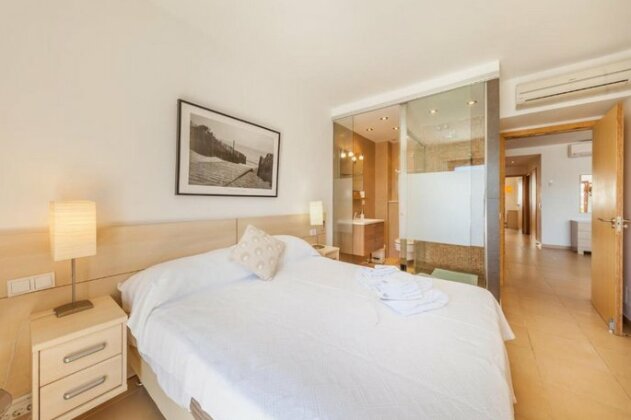 Seafront Apartment IRU - Photo4