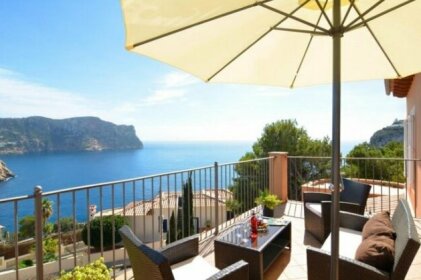 Villa with incredible sea views and pool sleeps 7 - 111136