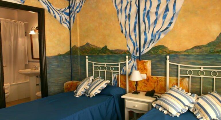 Hotel Las Rosas - Photo5