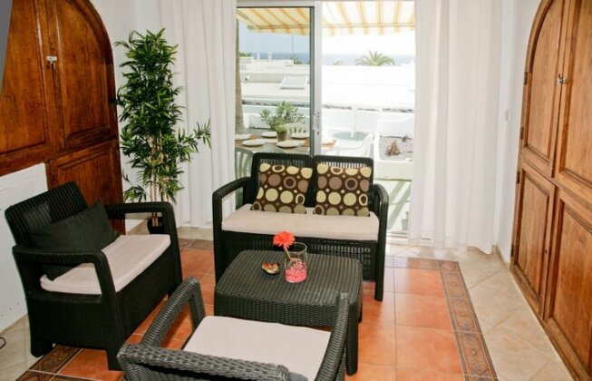 Apartment With 2 Bedrooms in Puerto del Carmen With Wonderful sea View Pool Access Furnished Gard - Photo4
