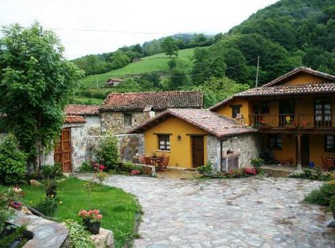 Casas de Aldea Valle de Bueida