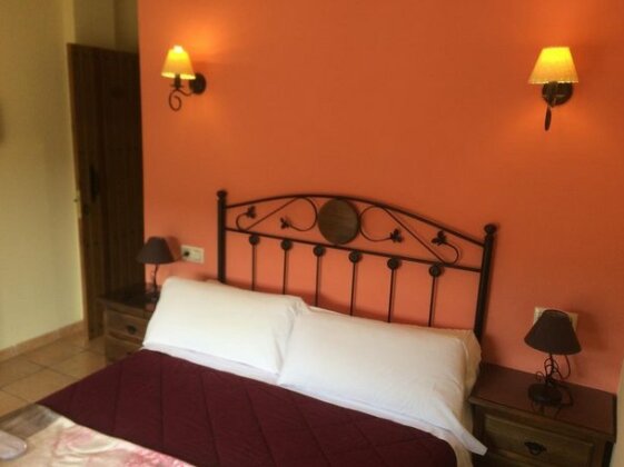 Hostal La Rueda - Photo3