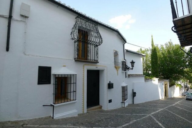 Salvatierra Guest House