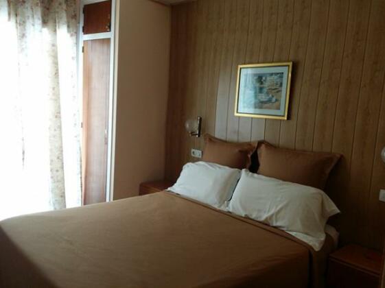 Hostal Creus - Photo3