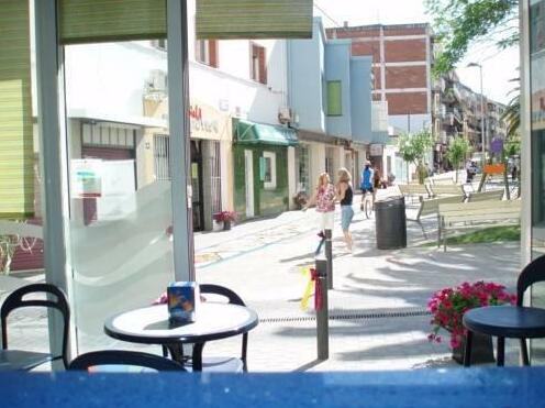 Hostal Puig Rom - Photo2