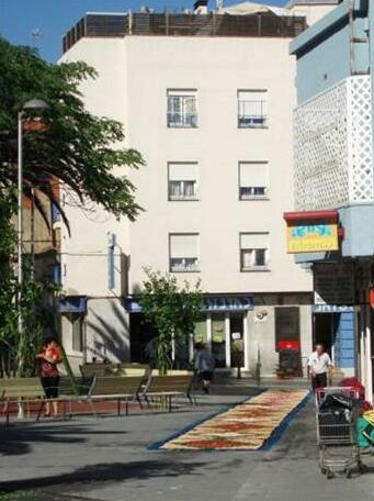 Hostal Puig Rom - Photo4