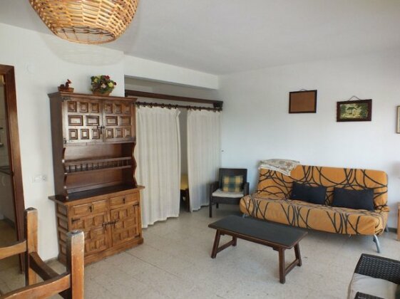 Rosas Holiday Center - Photo2