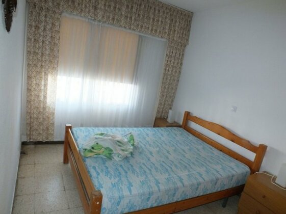 Rosas Holiday Center - Photo3