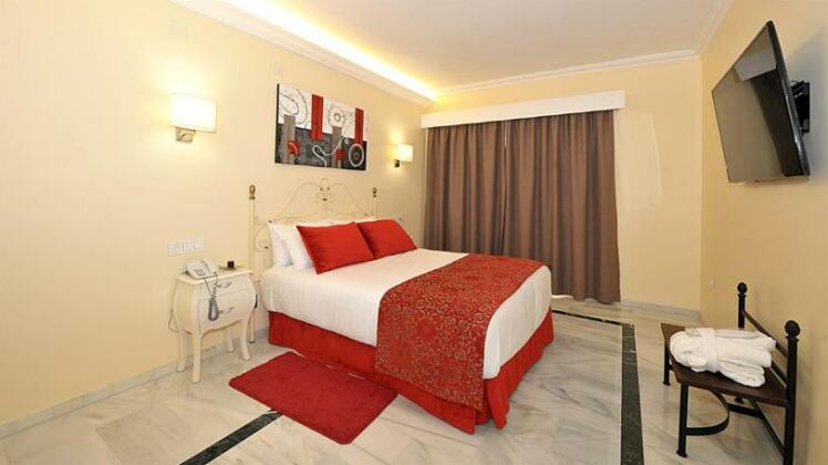 Hotel Salobrena Suites - Photo4