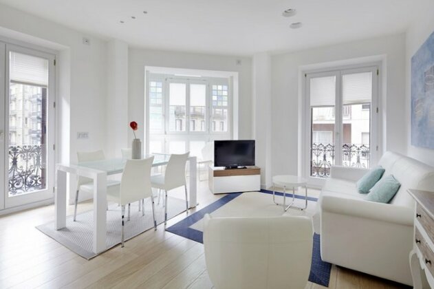 Easo Suite 2B Apartment by FeelFree Rentals - Photo2
