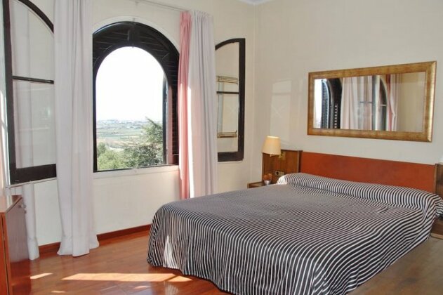Hotel El Castell Sant Boi De Llobregat - Photo5