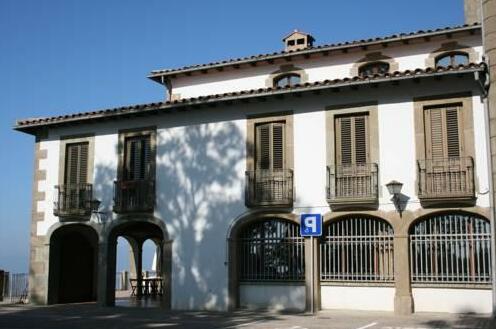 Santuari de la Salut de Sant Feliu de Pallerols