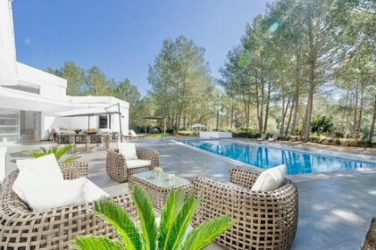 Can Drago Best villa in private location close to Ibiza