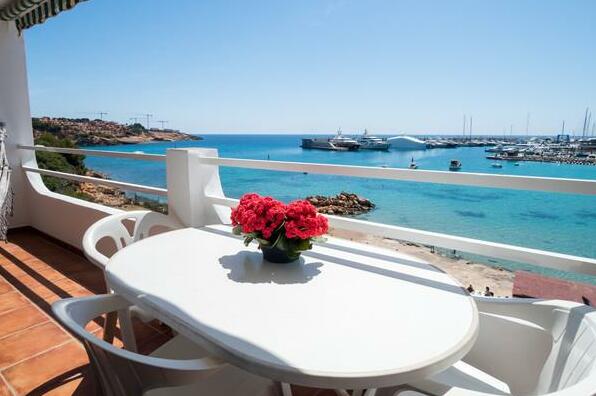 Sea side Apartment with terrace - Photo3