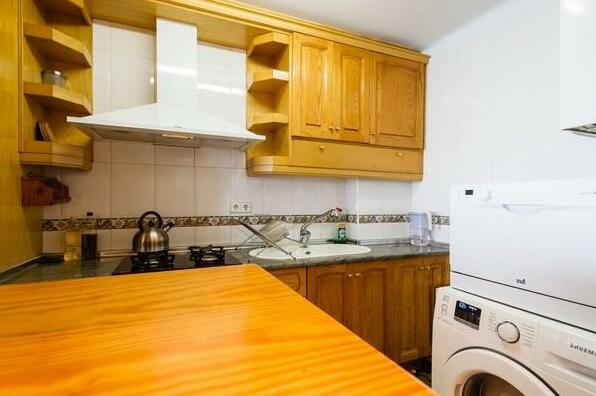 Sea side Apartment with terrace - Photo4