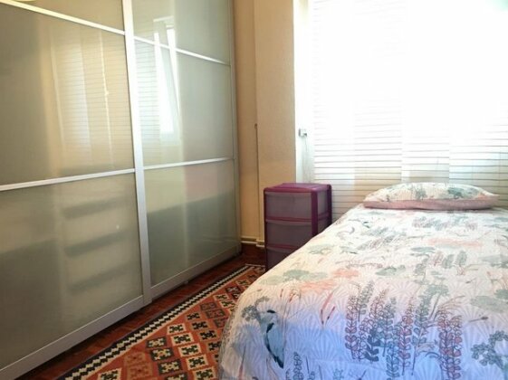 Sunny apt close to University with parking and wifi - Photo2