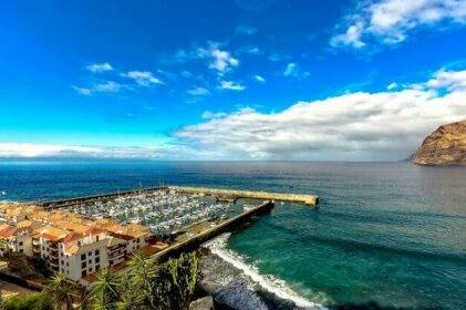 First line beach front 2 bedroom apartment Los Gigantes