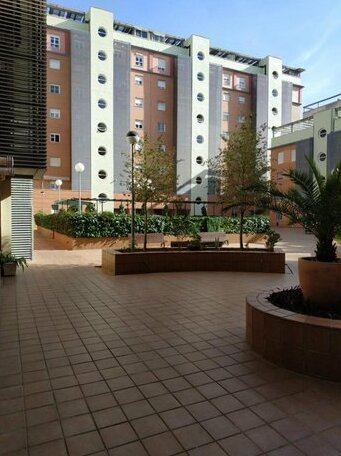 Apartamento Tres dormitorios PARKING GRATIS 4 minutos airport