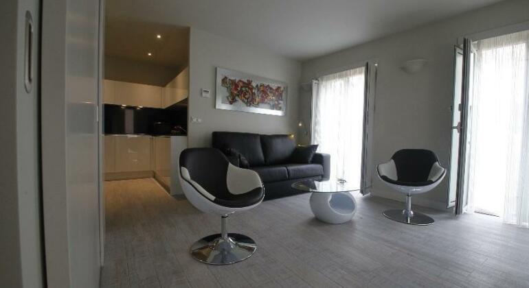 Apartamentos Sevilla Centro - Photo3