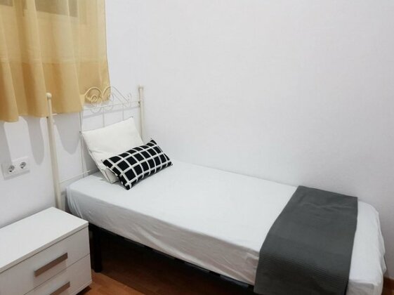 Apartment With 2 Bedrooms in Sevilla With Wifi - Photo2
