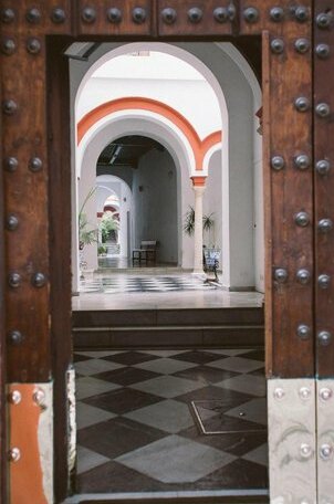 Apt Casa Palacio Santa Cruz Cathedral views - - Photo2