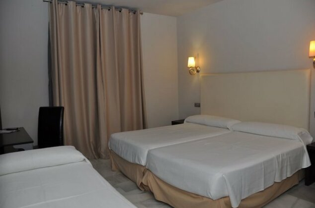 Hotel Sercotel Dona Carmela - Photo5