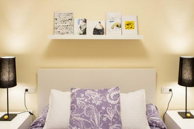 Mint Urban Suites Contemporary Home - Photo3