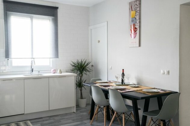 Spectacularly Updated Home for Large Groups - Photo4