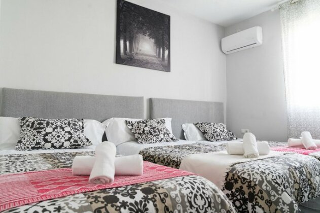 Spectacularly Updated Home for Large Groups - Photo5