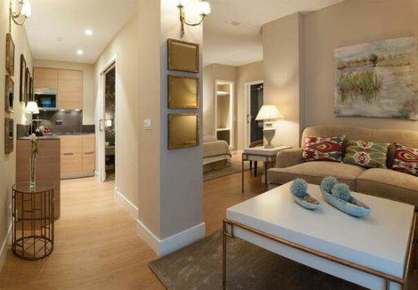 Suites Murillo Catedral - Photo4