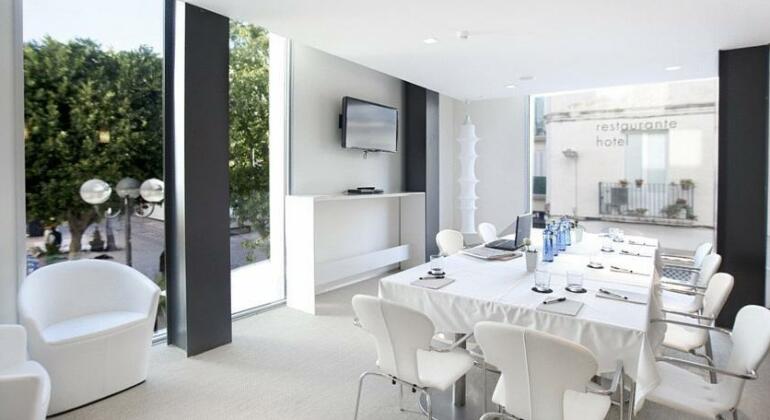 Alenti Sitges Hotel & Restaurant - Photo4