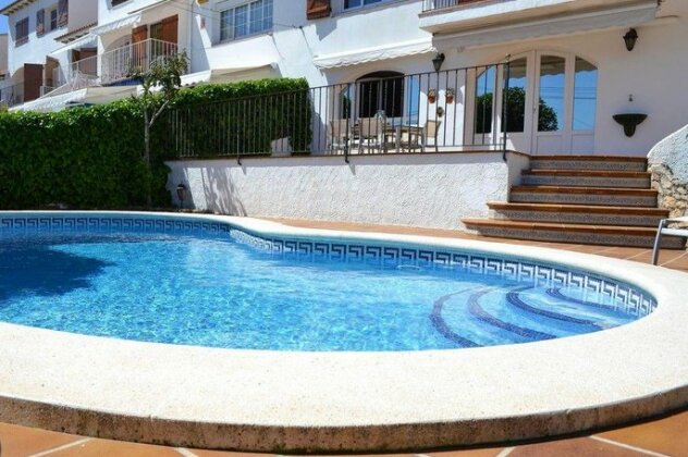 Cute House with Swimming Pool - Photo3