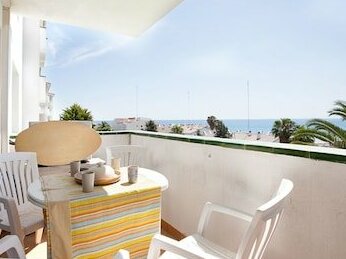 Family pool & beach - Photo2