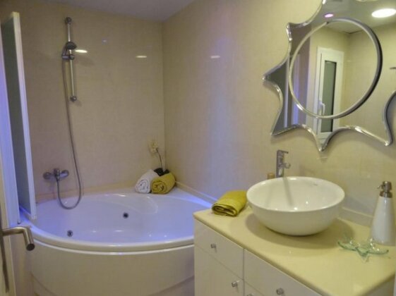 Ground Floor Sea View - Photo5