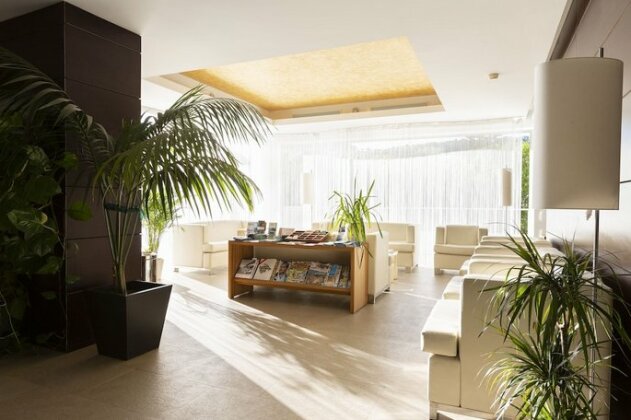 Aimia Hotel - Photo2