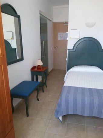 Hostal Dragonera - Photo2