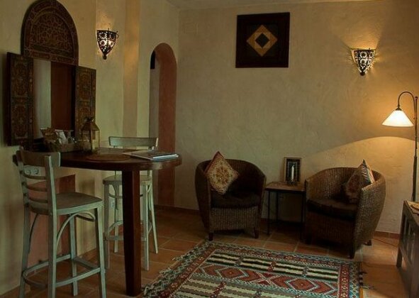 Darcilla Guest House - Photo3