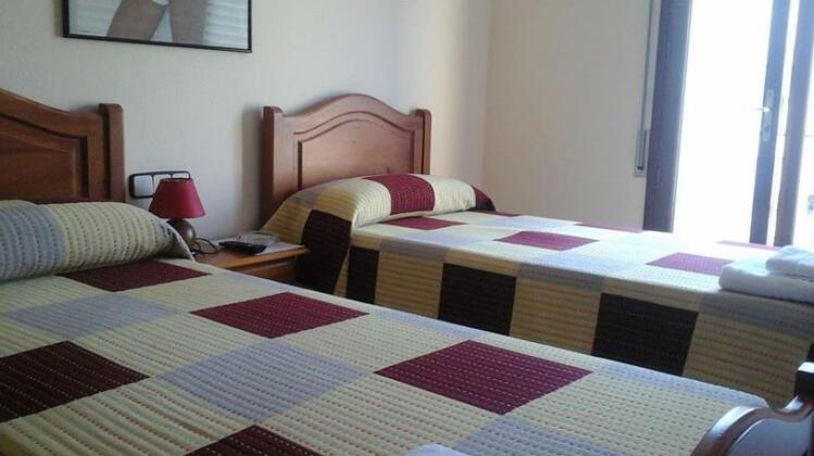 Hostal Sant Roc Torello - Photo2