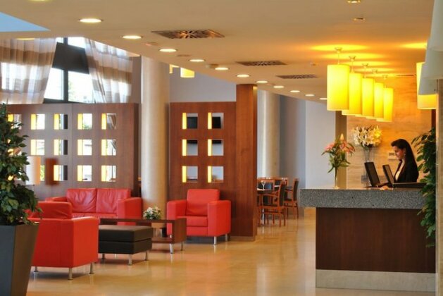 Hotel Avant Aeropuerto - Photo3