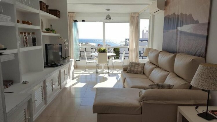 Precioso apartamento reformado con vistas directas al mar