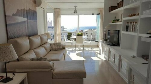 Precioso apartamento reformado con vistas directas al mar