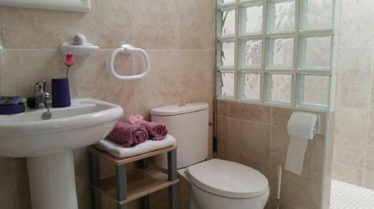 La Siesta Holiday Home - Photo5