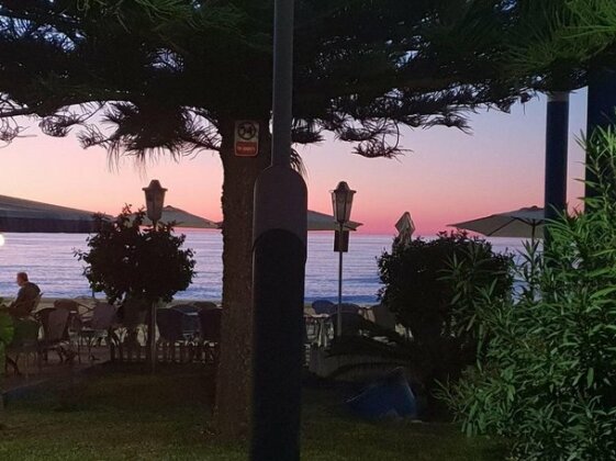 Beachfront Bungalow Torrox - Photo2