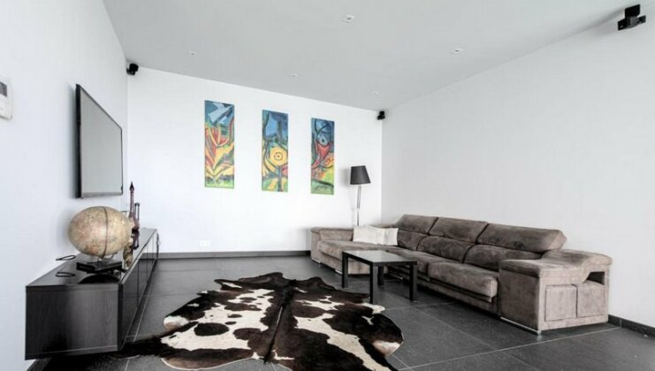 Luxury Villa with Infinity Pool and Sea Views - Photo5
