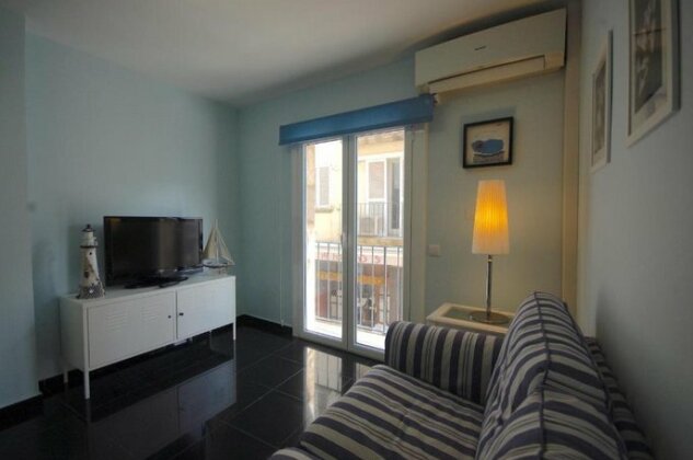 Lets Holiday Apartment Front to the Castle - Photo2
