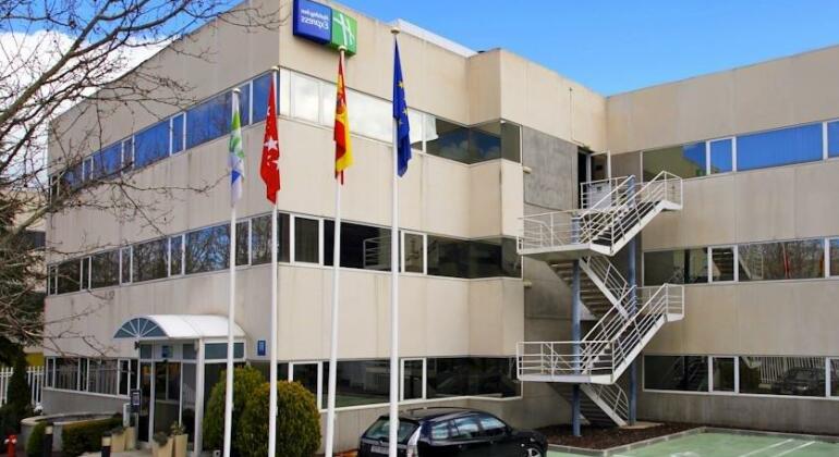 Holiday Inn Express Madrid Tres Cantos - Photo2