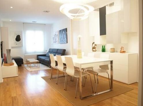 ApartUP Central Market - Photo4