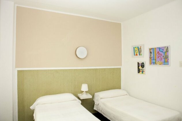 Malvarrosa Beach Rooms - Photo4